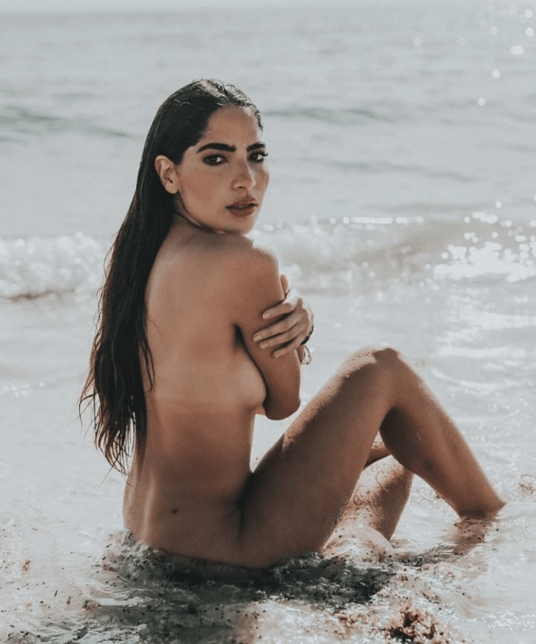 LatinWomanLove image 2