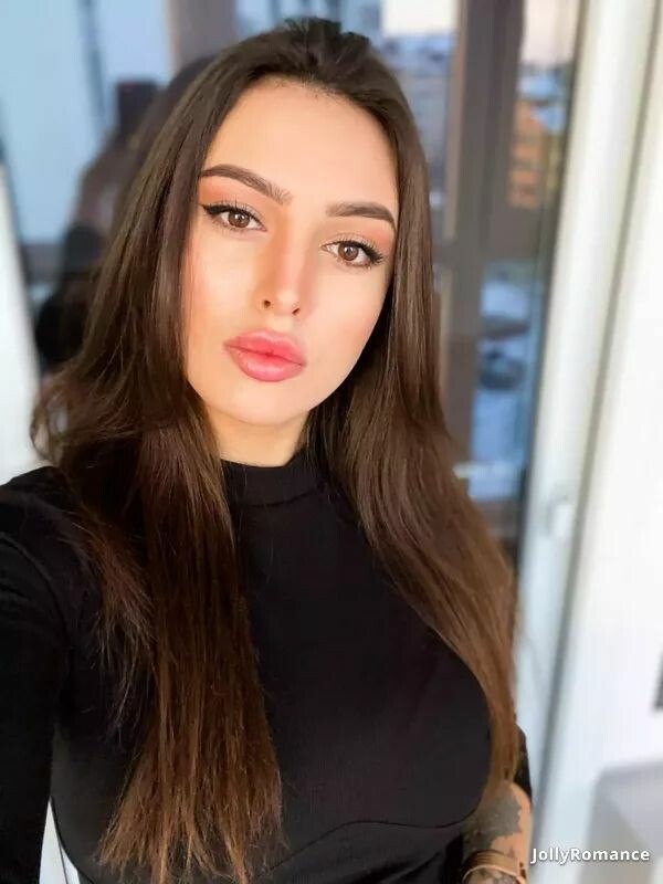 Victoria Profile image 3