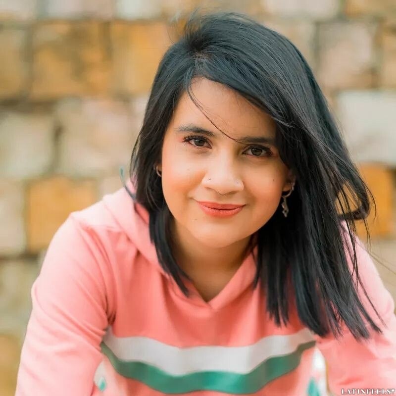 Rosa Profile image 5