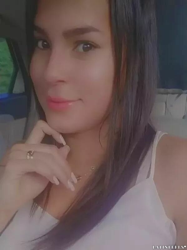 Annelisse Profile image 4