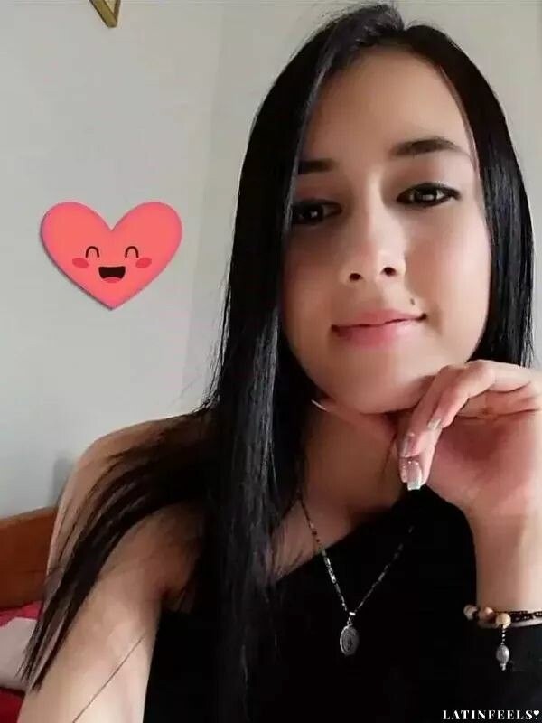 Elvia Profile image 3