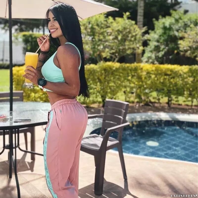 Fernanda Profile image 4