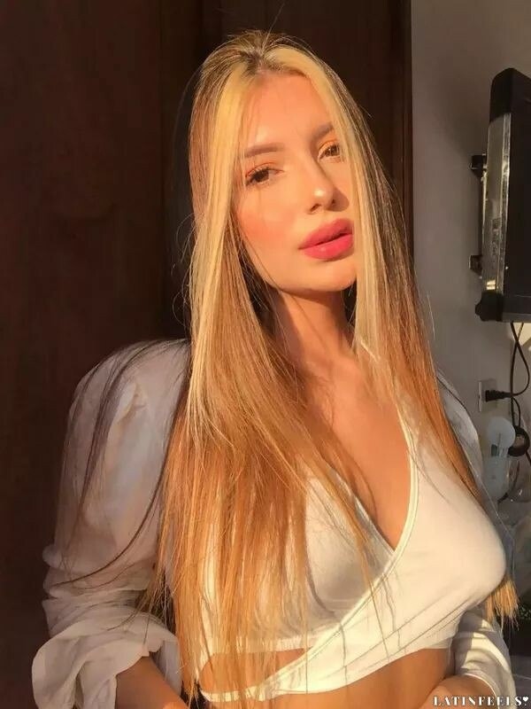Adriana Profile image 4