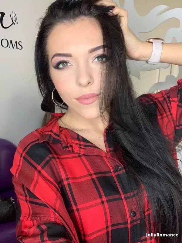 Karina Profile image 3