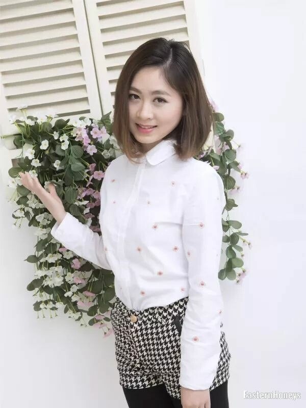 Elena Profile image 2