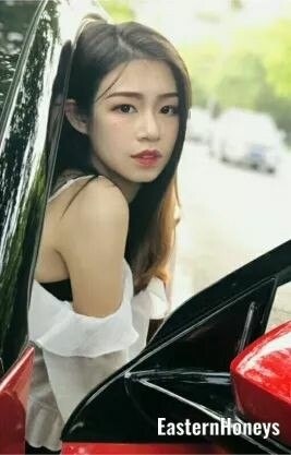 Elena Profile image 4