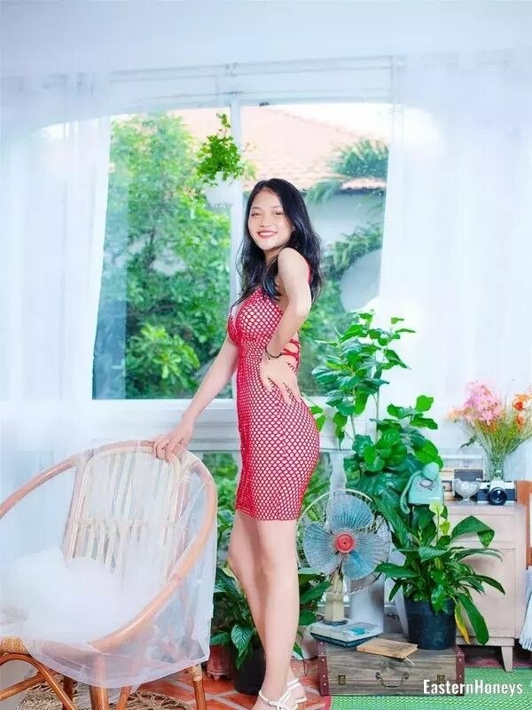 Claire, 20