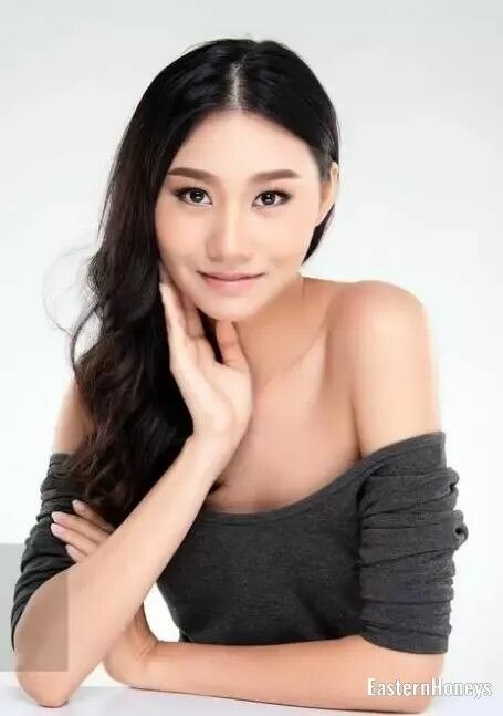 Lily Profile image 2