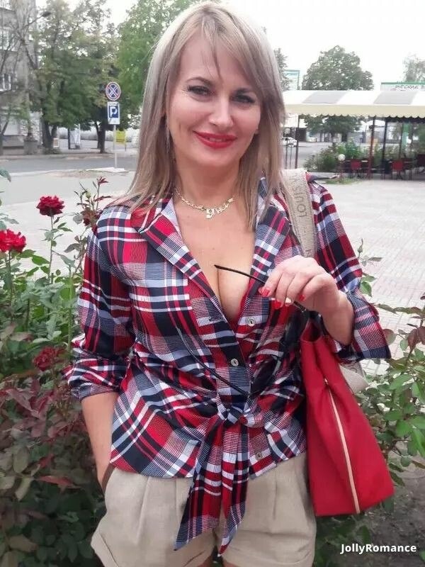 Anna Profile image 4