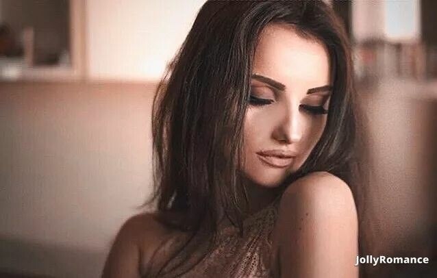 Elena Profile image 5