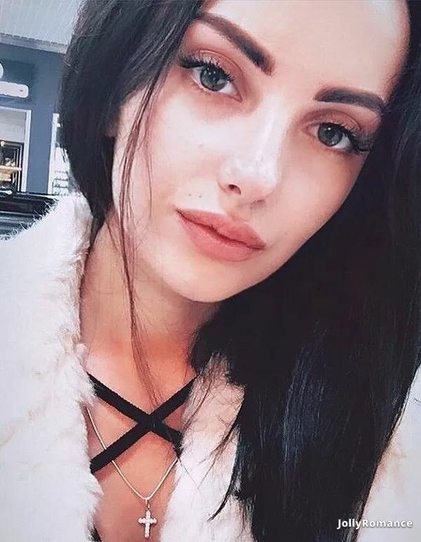 Elena Profile image 2