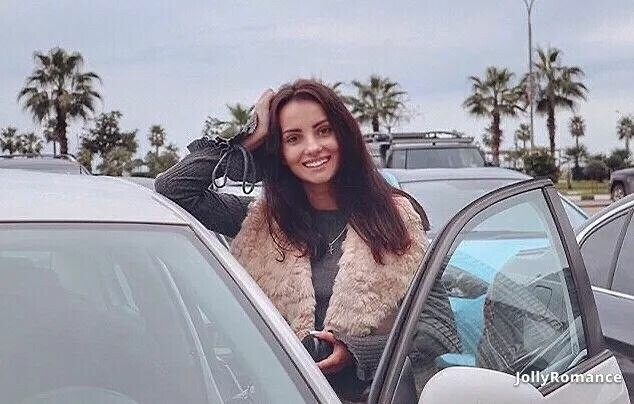 Elena Profile image 4