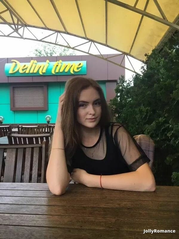 Arina Profile image 2