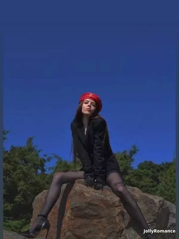 Alina Profile image 4