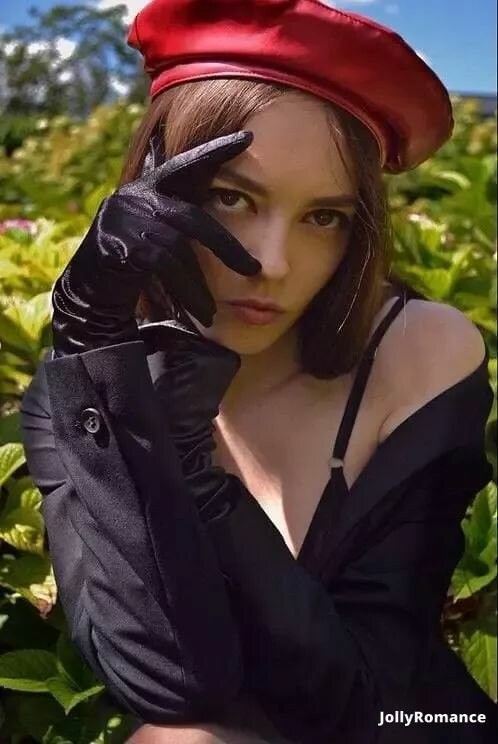 Alina Profile image 2