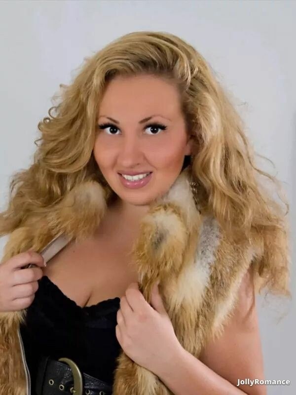 Angelica Profile image 2