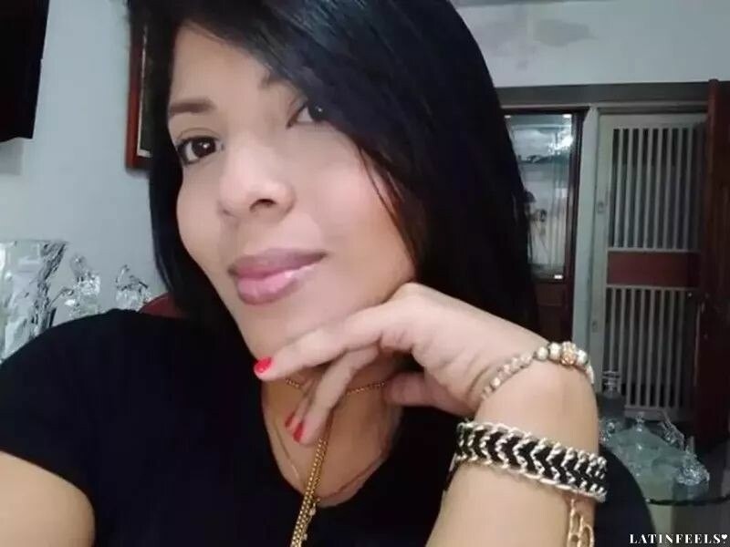 Paola Profile image 2