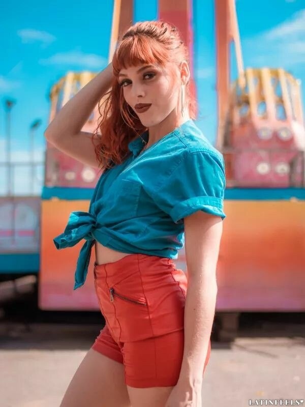 Estefania, 25