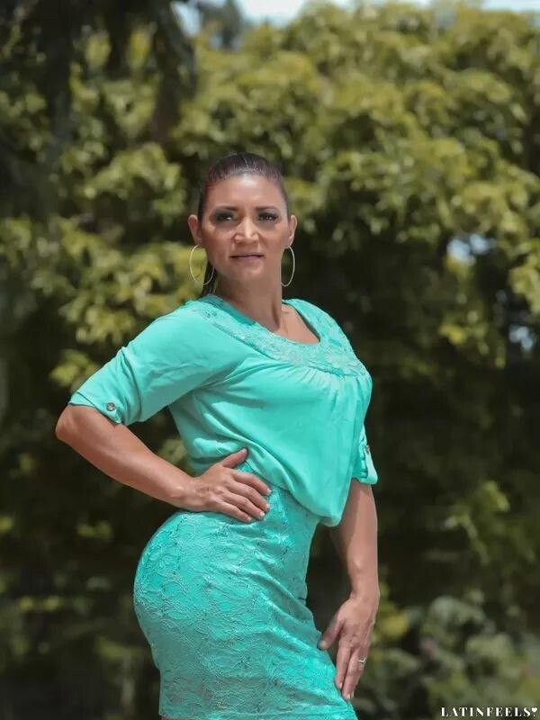 Camila, 47