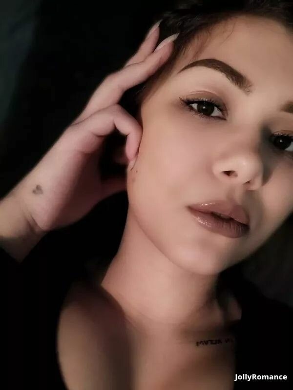 Kateryna, 23