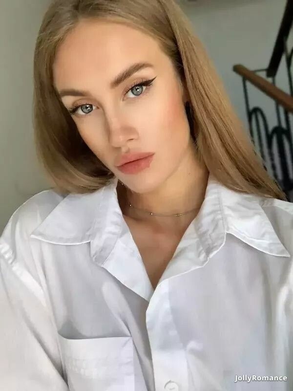 Angela Profile image 3