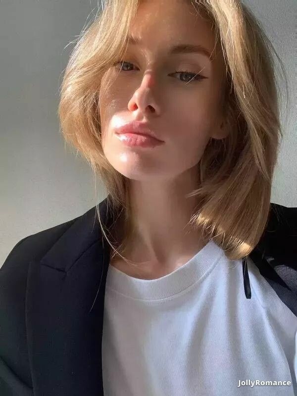 Angela Profile image 5