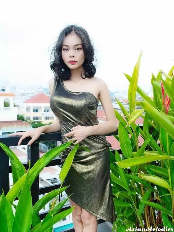Yan Lin, 22