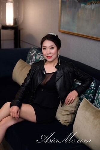 Anne, 44