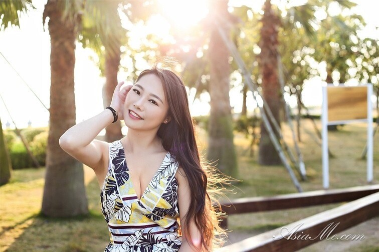 Zhi Profile image 1