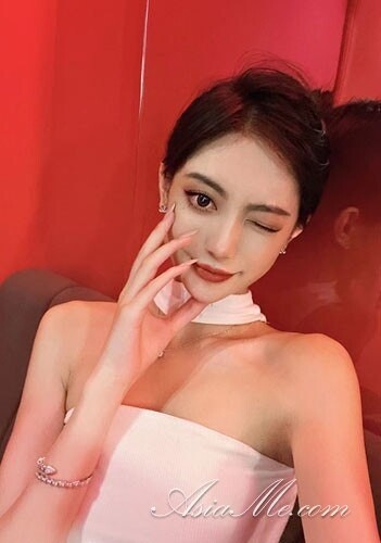 Ivy Profile image 3
