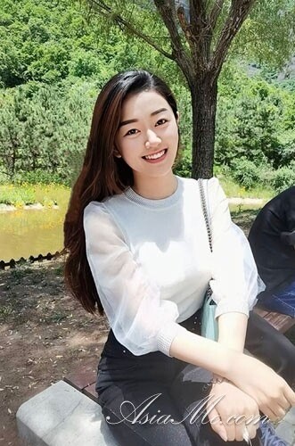 Linlin Profile image 2
