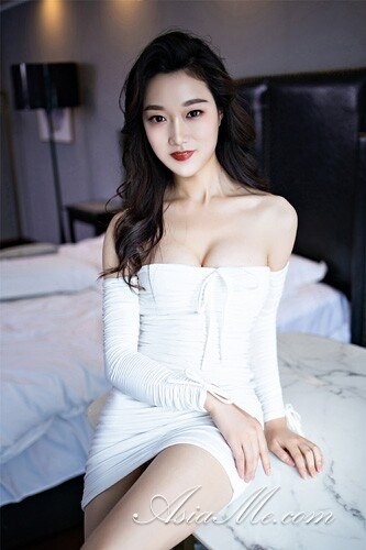 Linda, 23