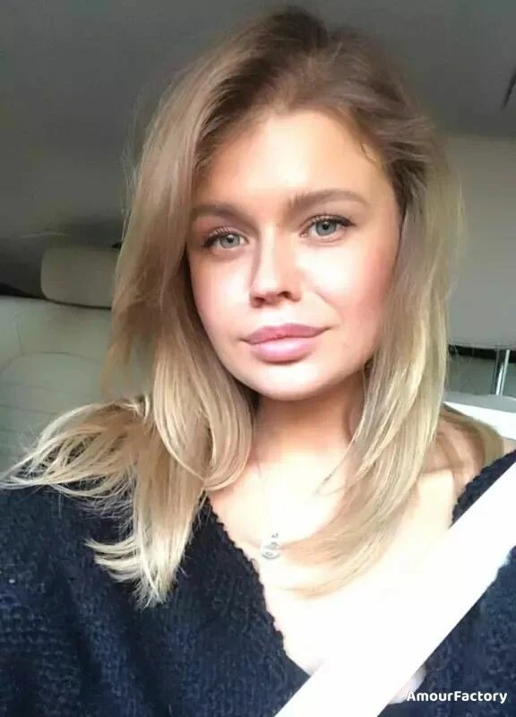 Olga, 27